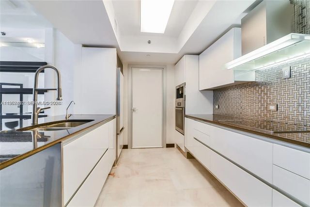 5 of 41 - 17201 Collins Ave+den #1403, Sunny Isles Beach, FL