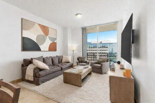 Photo of Listing #R11157757