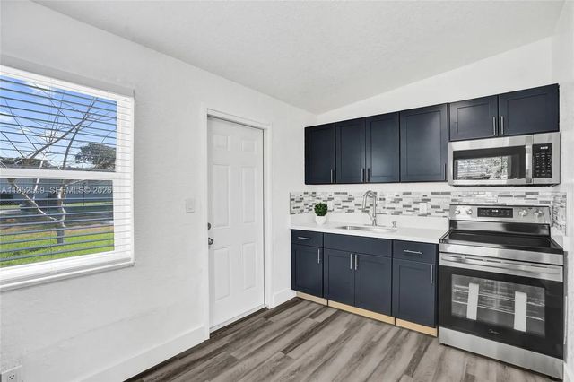 2 of 41 - 1582 Nw 5th Avenue, Pompano Beach, FL