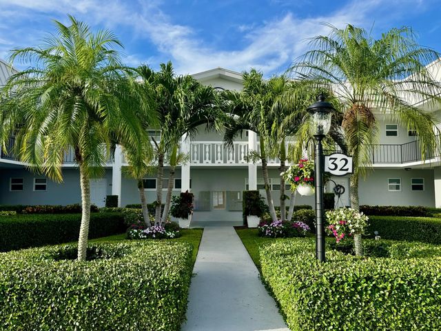 32 Colonial Club Drive #203, Boynton Beach