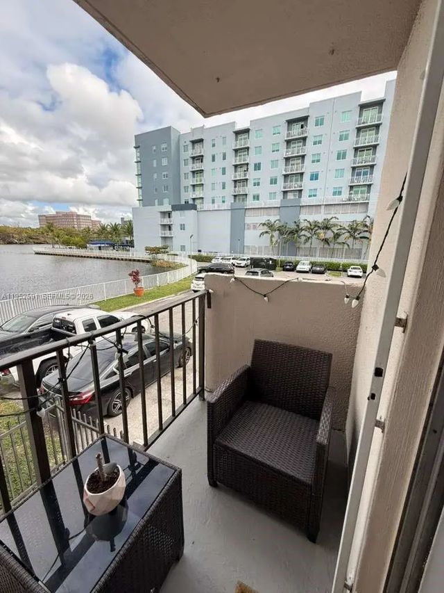 5501 Nw 7th Street #e207, Miami