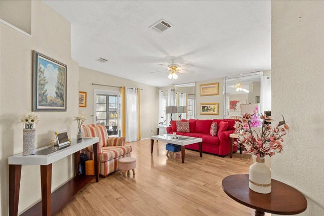 Photo of Listing #R11157772