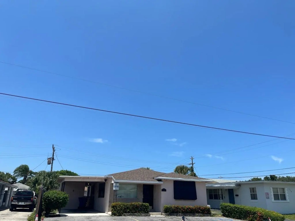 126 W Blue Heron Boulevard, Riviera Beach