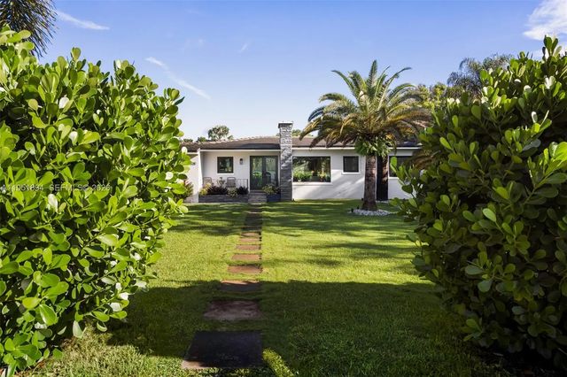 4 of 41 - 07325 Sw 102nd Street, Pinecrest, FL