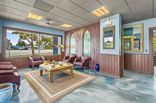 4 of 8 - 2095 Nw Federal Highway, Jensen Beach, FL