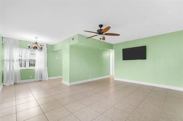 4 of 33 - 268 Coventry L #268, West Palm Beach, FL
