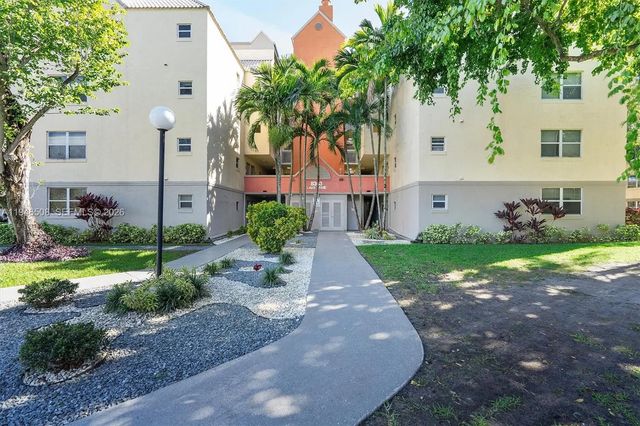 8363 Lake Drive #503, Doral
