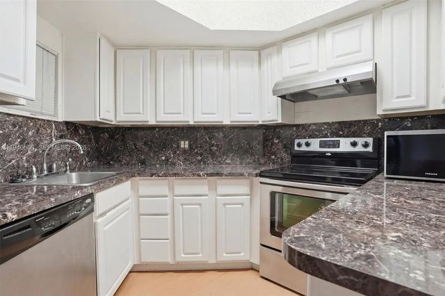 3 of 26 - 8363 Lake Drive #503, Doral, FL