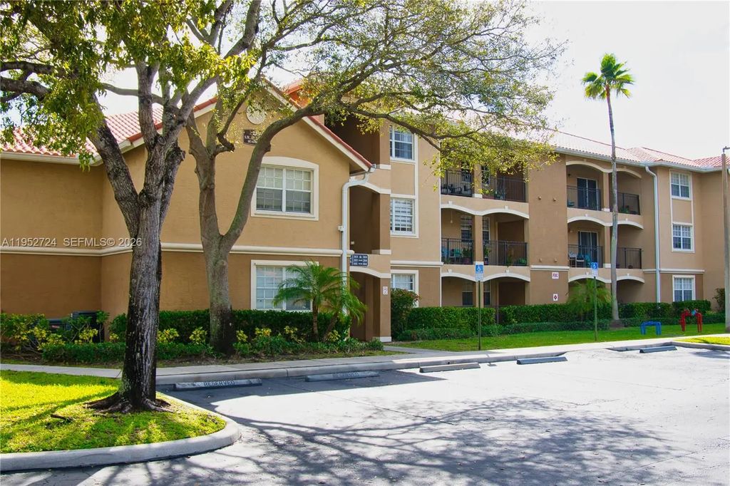 215 Sw 117th Terrace #14304, Pembroke Pines