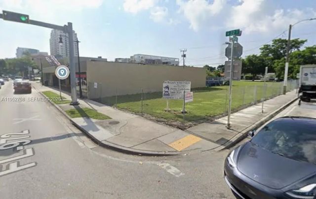 3398 Coral Way, Miami
