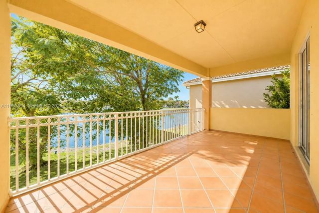 4 of 40 - 16062 Sw 43rd Terrace, Miami, FL