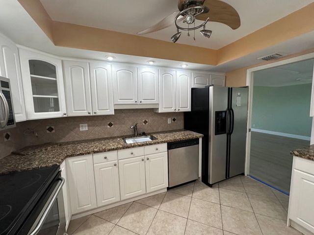 5 of 20 - 3850 Oaks Clubhouse Drive #403, Pompano Beach, FL