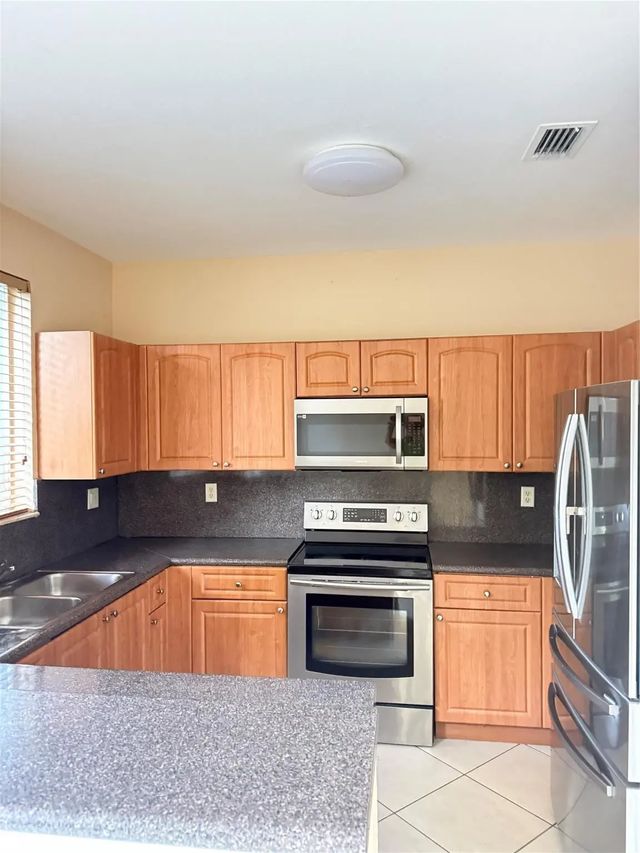 3 of 35 - 1433 Se 24th Court #261, Homestead, FL
