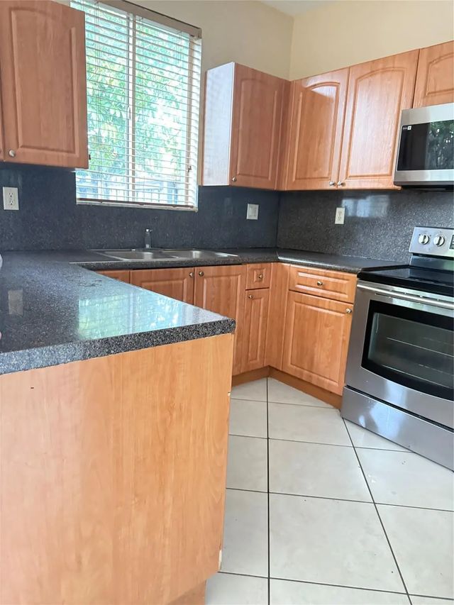 4 of 35 - 1433 Se 24th Court #261, Homestead, FL