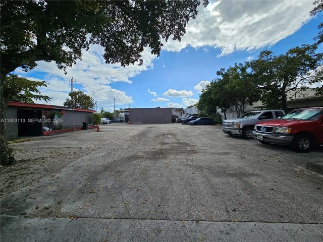 2 of 32 - 2110 Sw 58th Avenue, West Park, FL