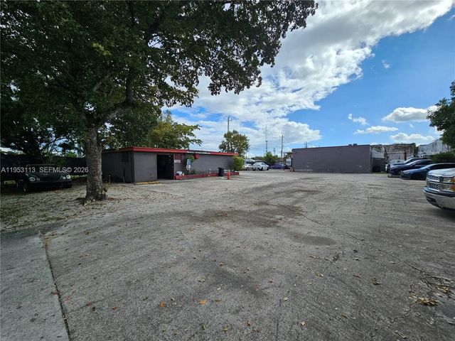 3 of 32 - 2110 Sw 58th Avenue, West Park, FL