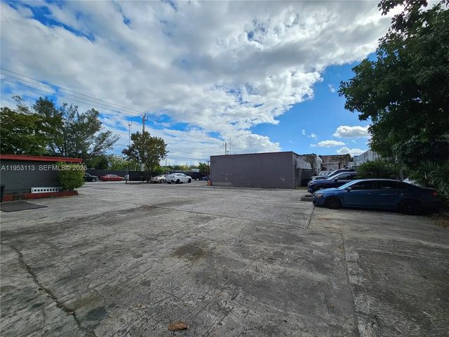 5 of 32 - 2110 Sw 58th Avenue, West Park, FL