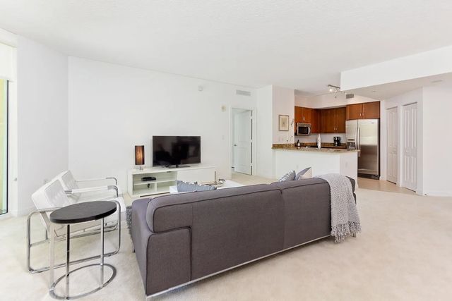 5 of 41 - 450 N Federal Highway #609, Boynton Beach, FL