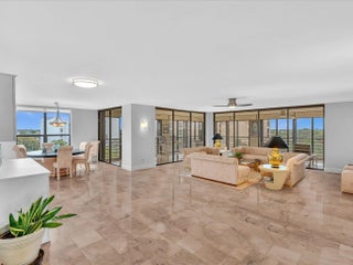 Photo of Listing #R11158018