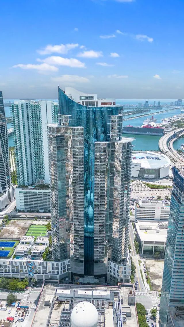 851 Ne 1st Avenue #306, Miami