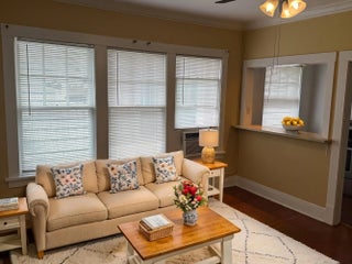 Photo of Listing #R11158024