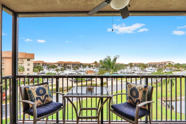 2 of 28 - 901 Seafarer Circle #403, Jupiter, FL