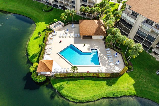 4 of 28 - 901 Seafarer Circle #403, Jupiter, FL