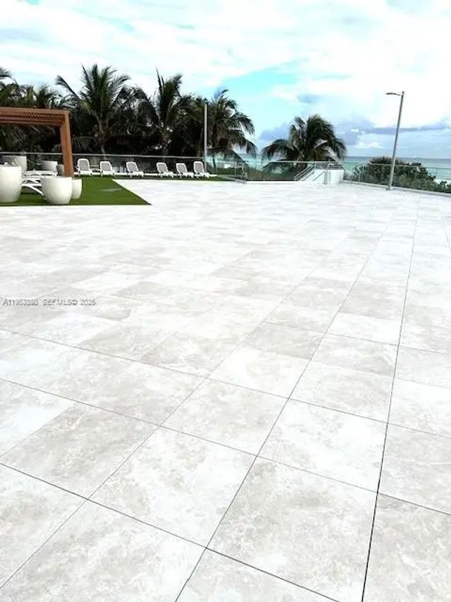 4 of 24 - 7135 Collins Avenue #722, Miami Beach, FL
