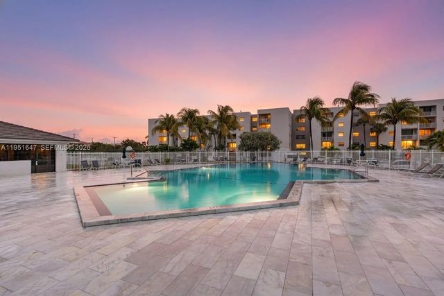 4 of 43 - 8145 Nw 7th Street #315, Miami, FL