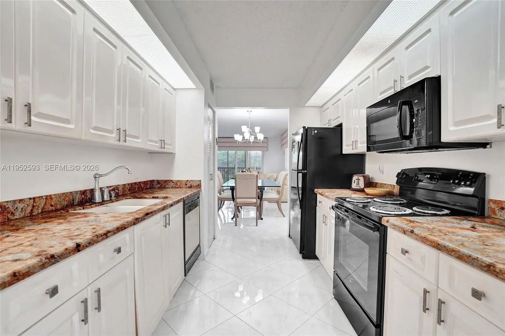 12955 Sw 16th Court #314m, Pembroke Pines