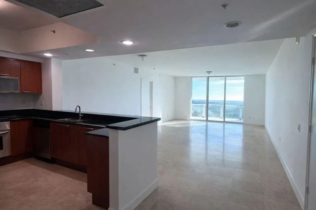 14951 Royal Oaks Lane #1607, North Miami