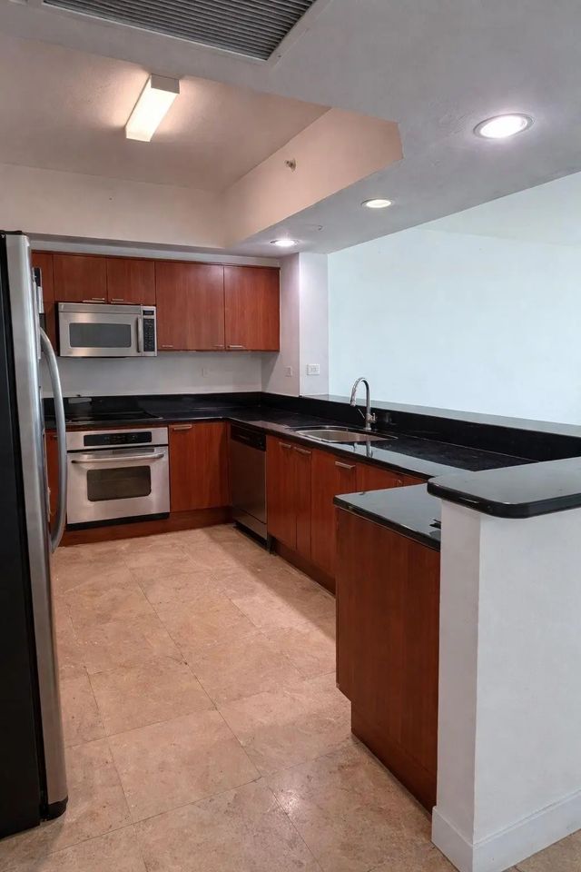 2 of 8 - 14951 Royal Oaks Lane #1607, North Miami, FL
