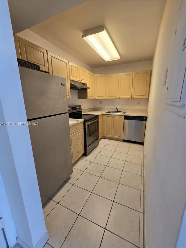 3 of 13 - 405 S Pine Island Road #202d, Plantation, FL