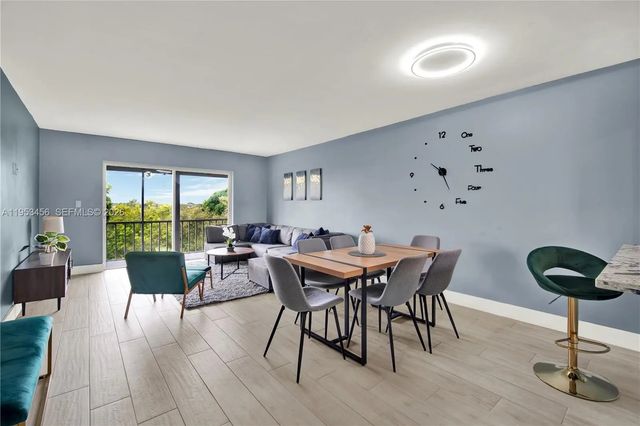 4 of 35 - 950 Hillcrest Drive #414, Hollywood, FL