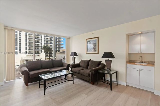 3 of 51 - 4775 Collins Avenue #507, Miami Beach, FL