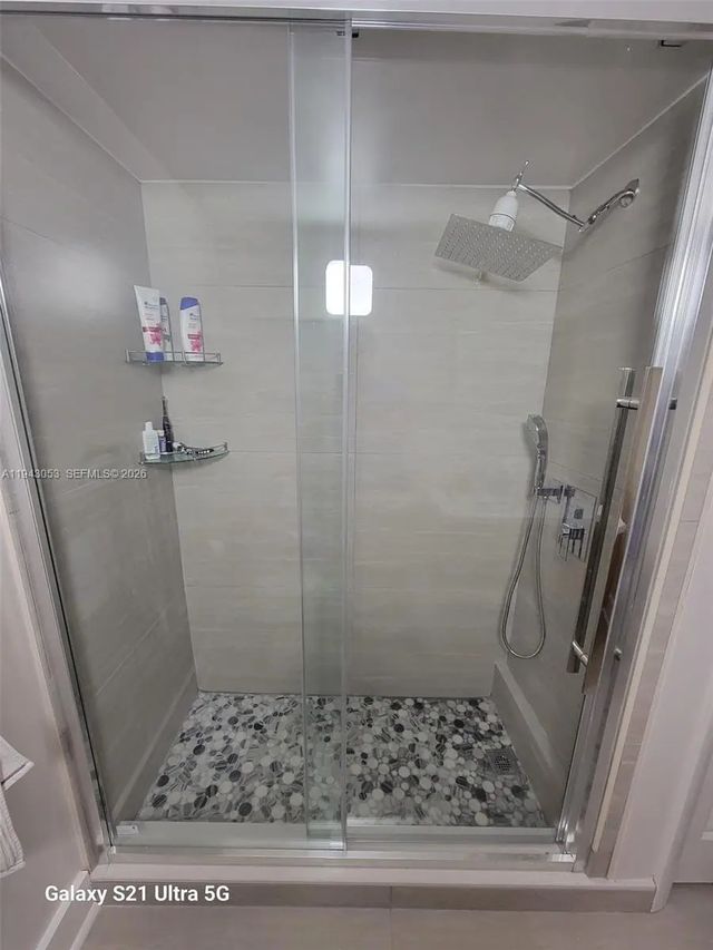 4 of 13 - 200 Lakeview Drive #212, Weston, FL
