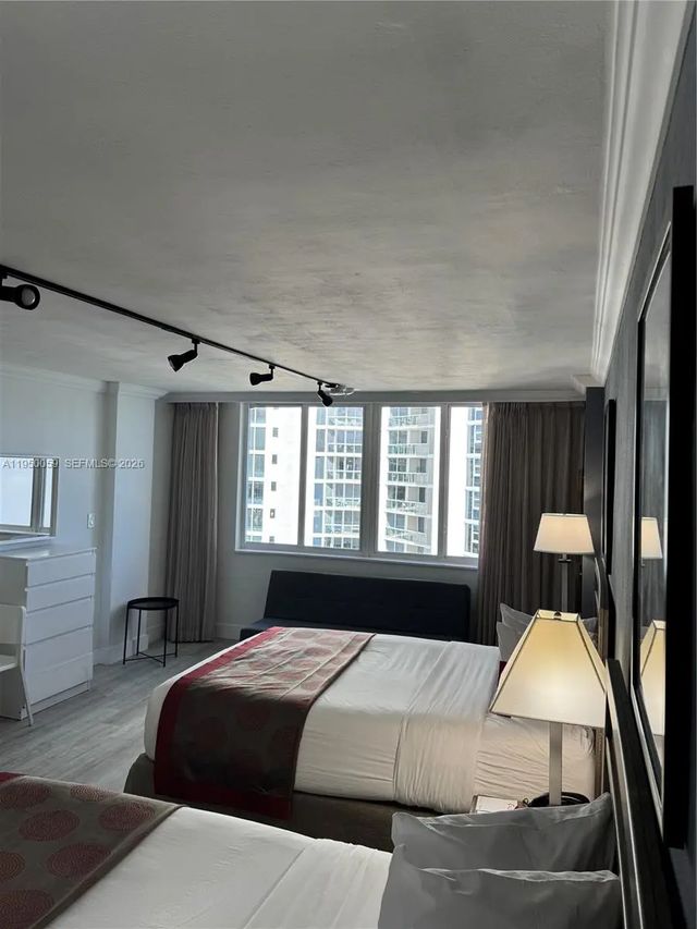 3 of 9 - 19201 Collins Avenue #1018, Sunny Isles Beach, FL