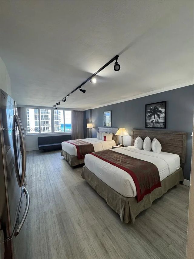4 of 9 - 19201 Collins Avenue #1018, Sunny Isles Beach, FL