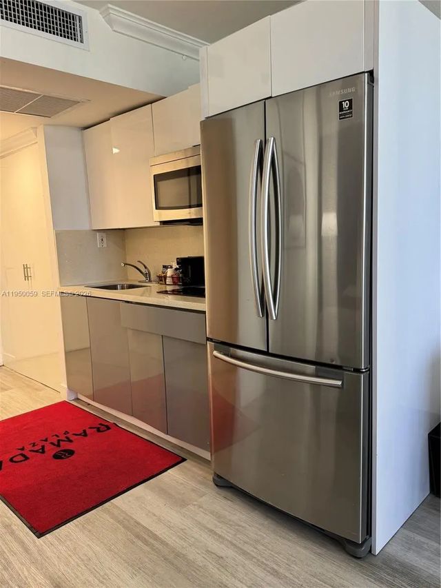 5 of 9 - 19201 Collins Avenue #1018, Sunny Isles Beach, FL