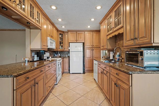 8231 Nw 6th Court, Coral Springs