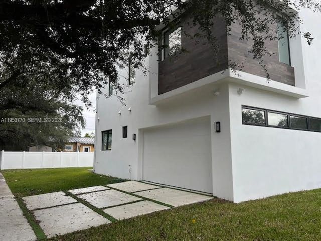 3 of 24 - 2 Hough Drive, Miami Springs, FL