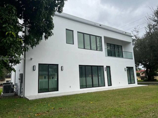 5 of 24 - 2 Hough Drive, Miami Springs, FL
