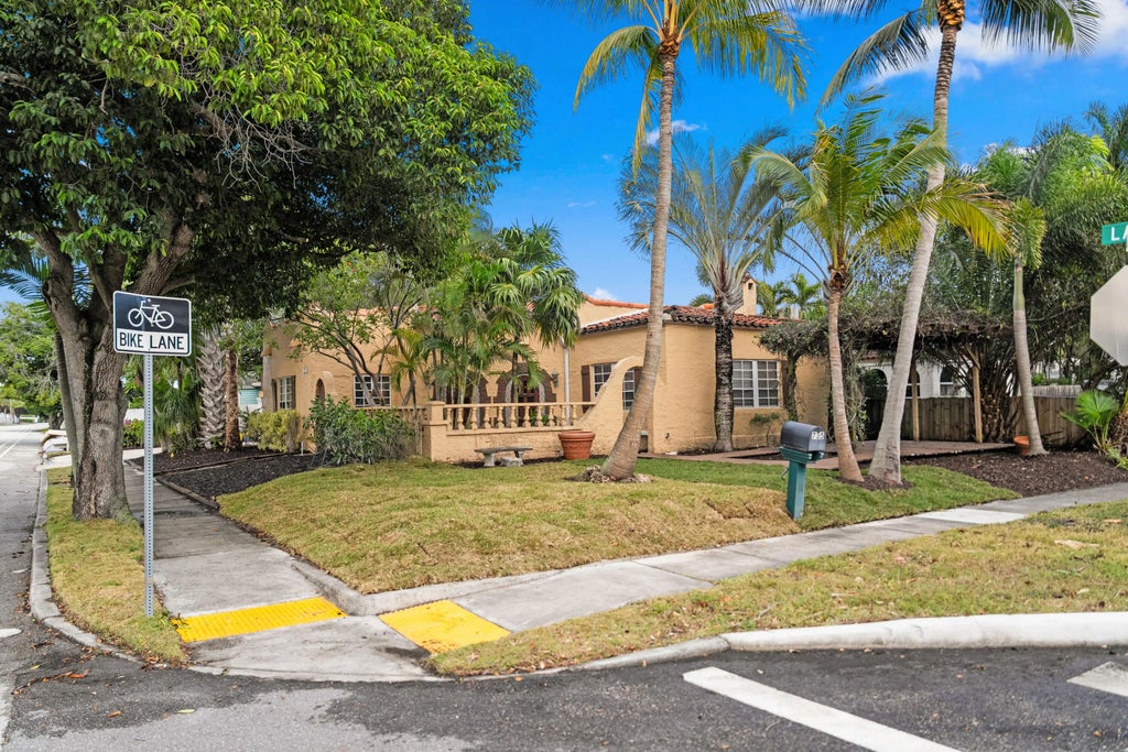 735 Colonial Road, West Palm Beach