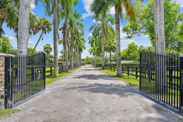 Photo of Listing #R11158355