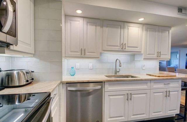 4 of 23 - 5600 N Flagler Drive #307, West Palm Beach, FL