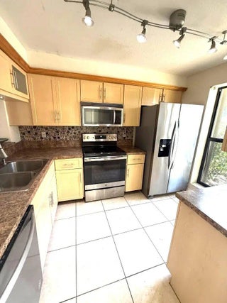 Photo of Listing #F10548305