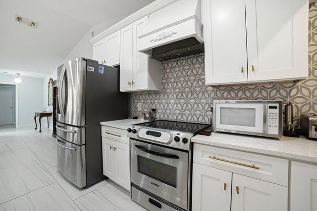 Photo of Listing #R11158398