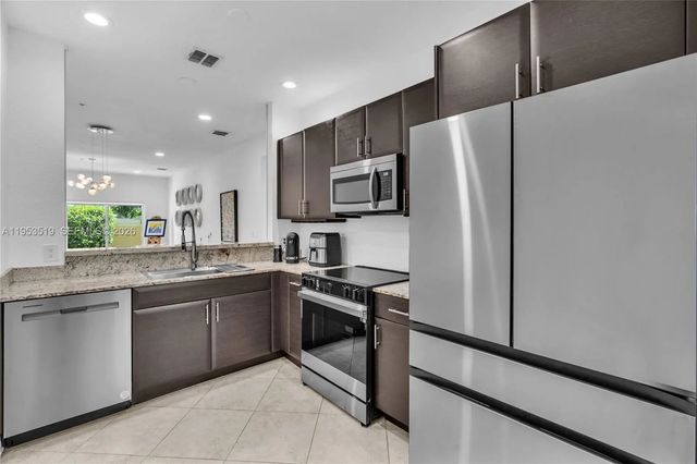 5 of 37 - 121 Nw 2nd Avenue #4, Hallandale Beach, FL
