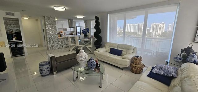 5 of 62 - 18041 Biscayne Boulevard #1405, Aventura, FL