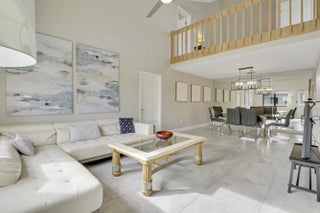 Photo of Listing #R11158440